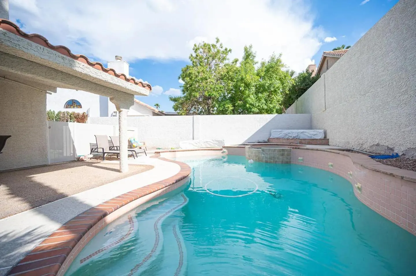 Delightful 4 Bedroom House With Pool! Las Vegas Ferienhaus